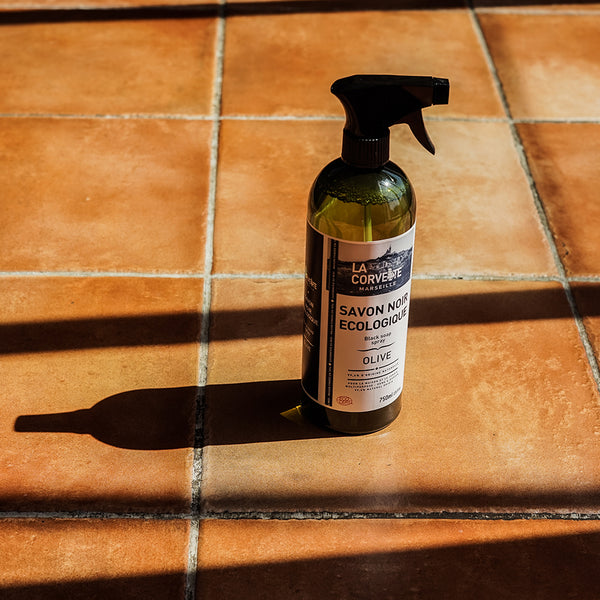 La Corvette サボンノワール スプレー 500mL 天然由来成分99.6% 即使える多目的洗剤 フランス製